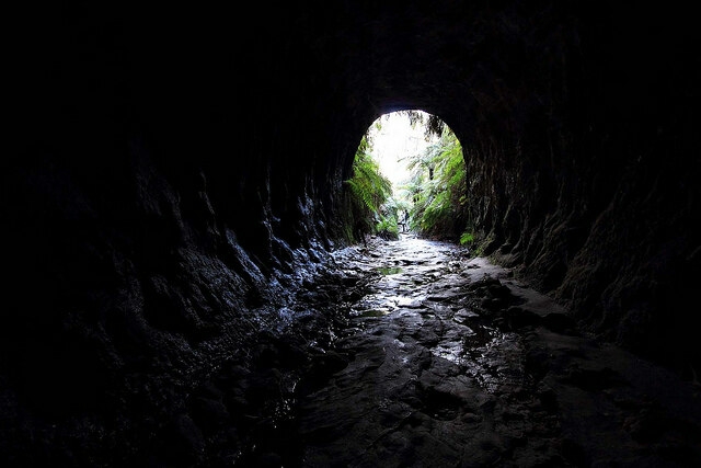 The Dry Canyon and Glowworm Tunnel